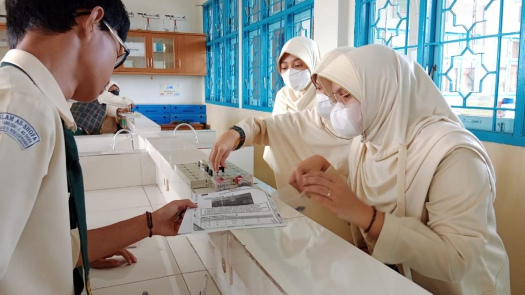 kegiatan di labor asshofa